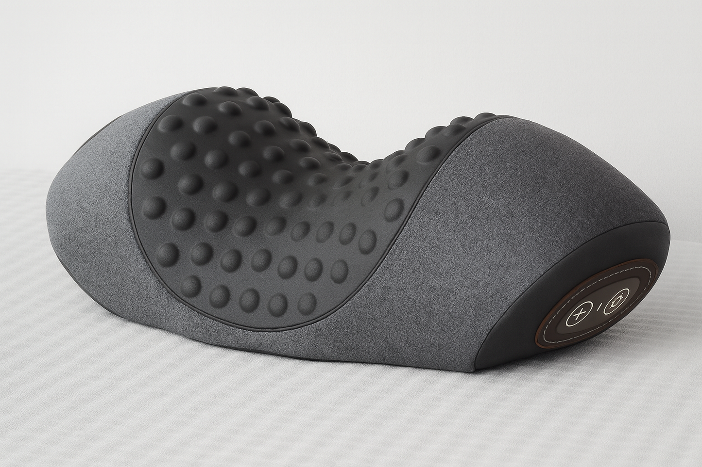 ThermoNeck Pro Massagegerät Produktansicht mit Fernbedienung
